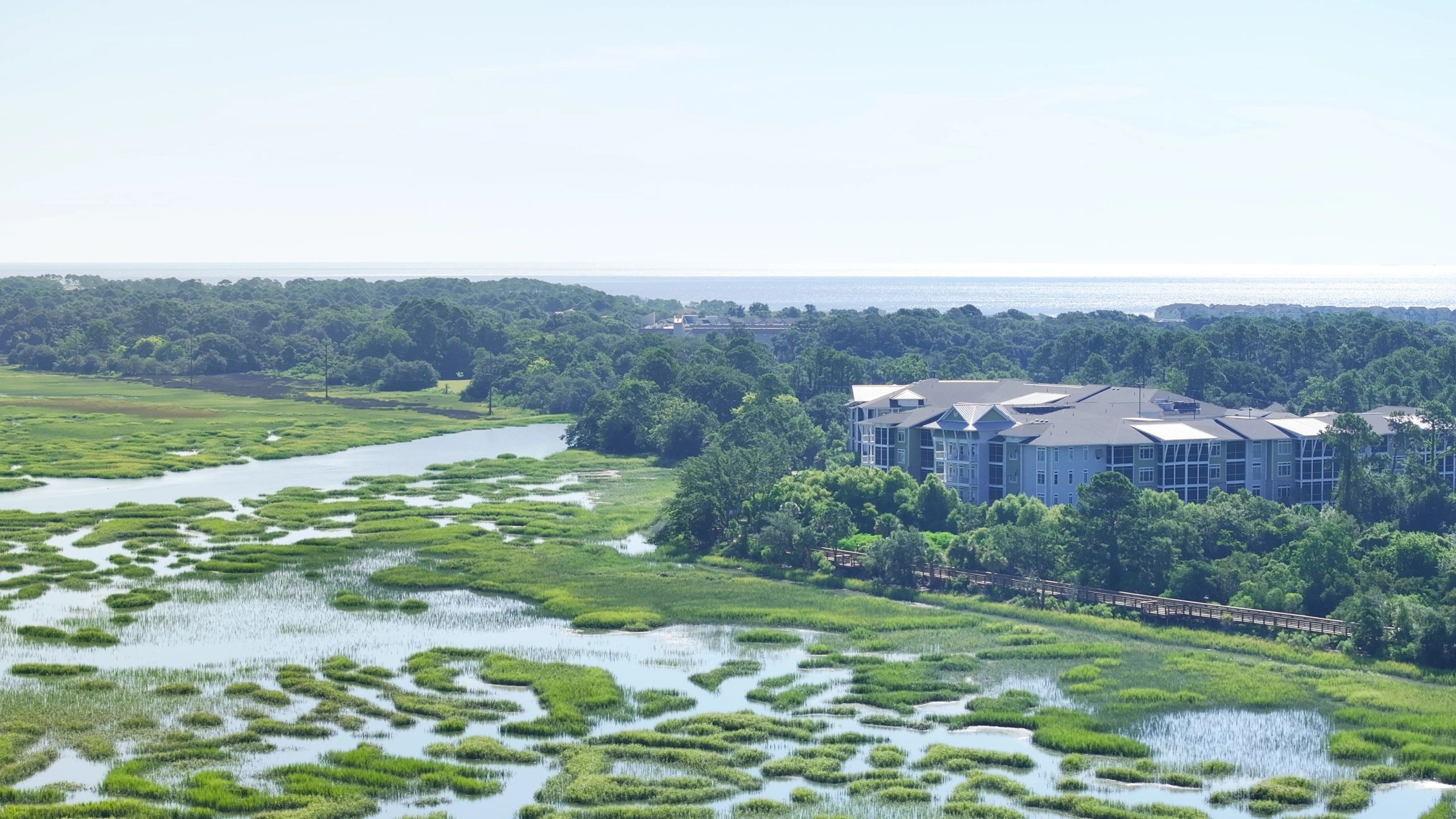 Coastal property setting for seasonal arrival